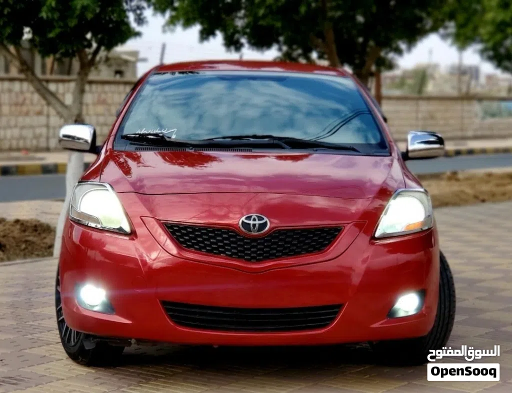 Toyota Yaris E