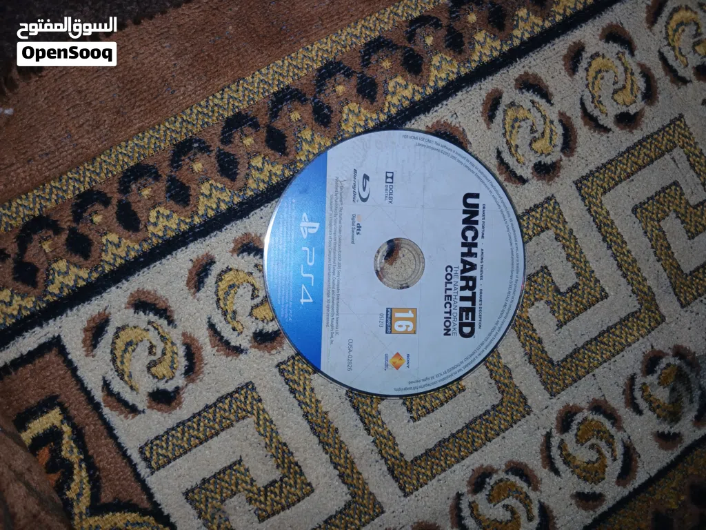 اسم اللعبه uncharted فيها الجزء1 وا الجزء2 والجزء 3 مرحبا تعال خاص عشان نتفاوض على السعر