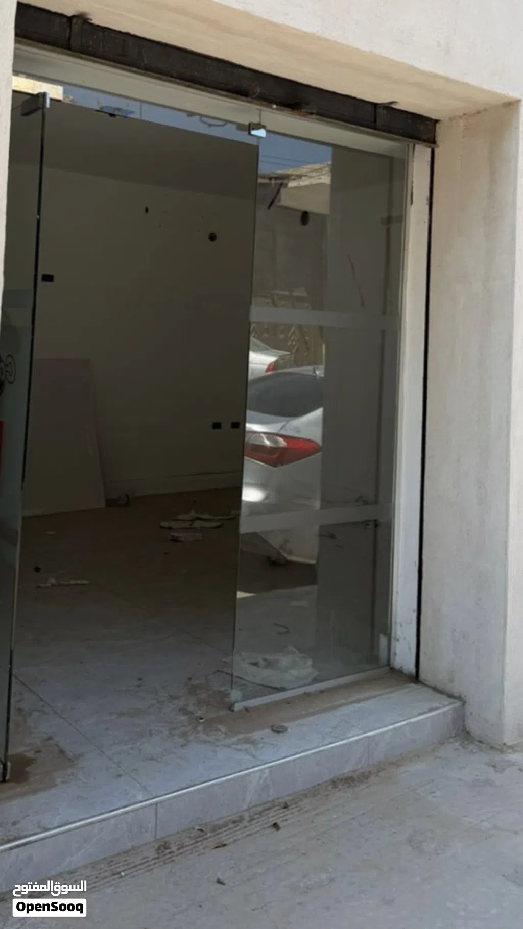محل 4/8 في حي الاندلس جامع العروسي النشاط المسموح مكتب الايجار 1500 مقدم 3شهور من المالك طول