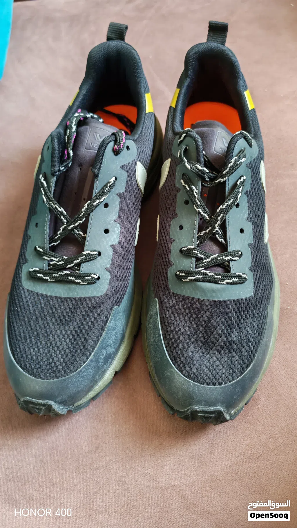 كوتشي نسائي جديد لم يستعمل نهائي صناعة برازيلي مقاس 39 ماركة فيجا أصلي Vibram size 39 shoes