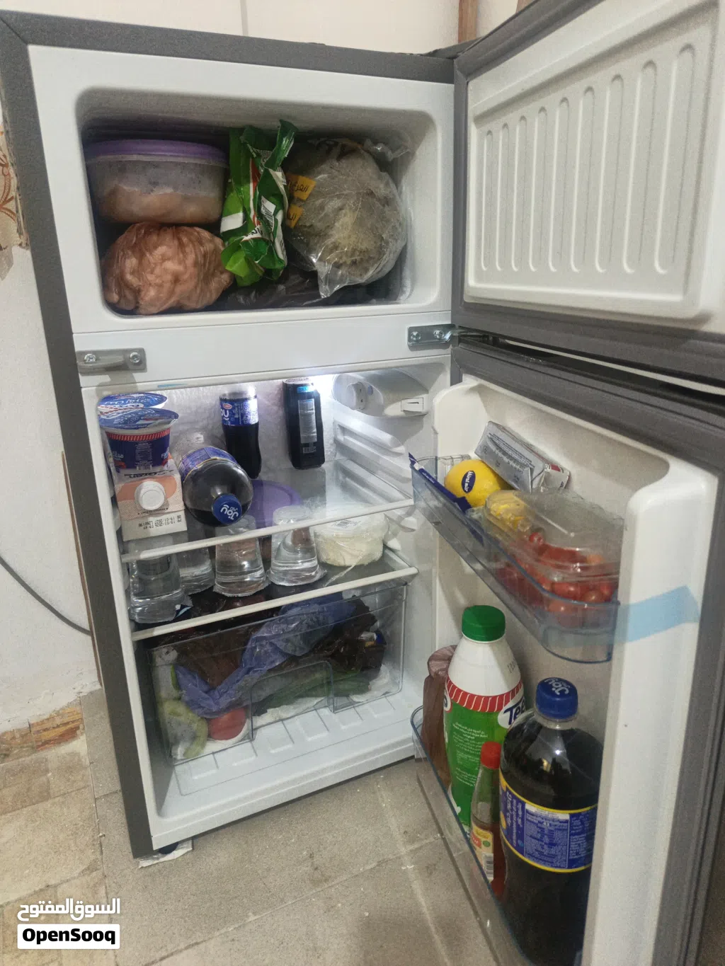 ثلاجة مكتب بحالة الوكالة استعمال 3 شهور كفالتها معها لسنه شغاله 100/100 سبب البيع تجديد لحجم اكبر