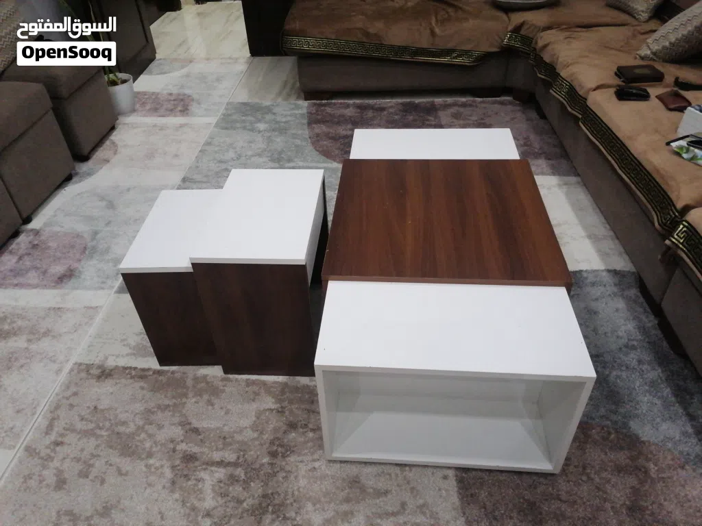 طاولة ضيوف مستطيلة الشكل طول