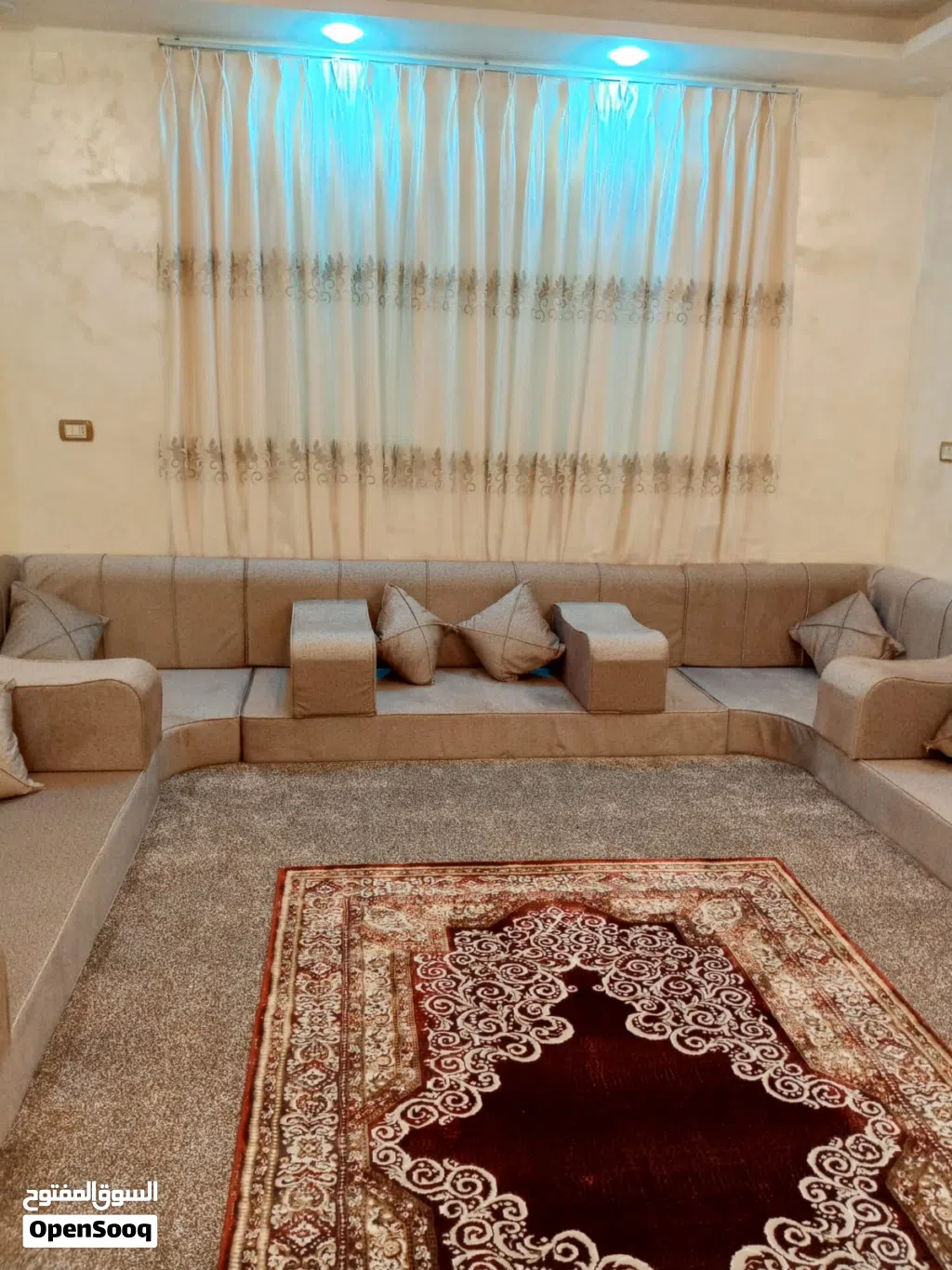 مظيف عربي للبيع انزل بالوصف