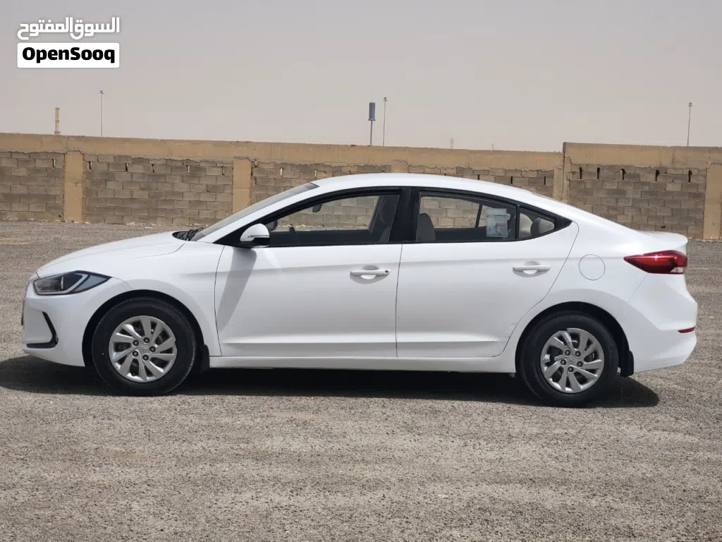 Hyundai Elantra Standard