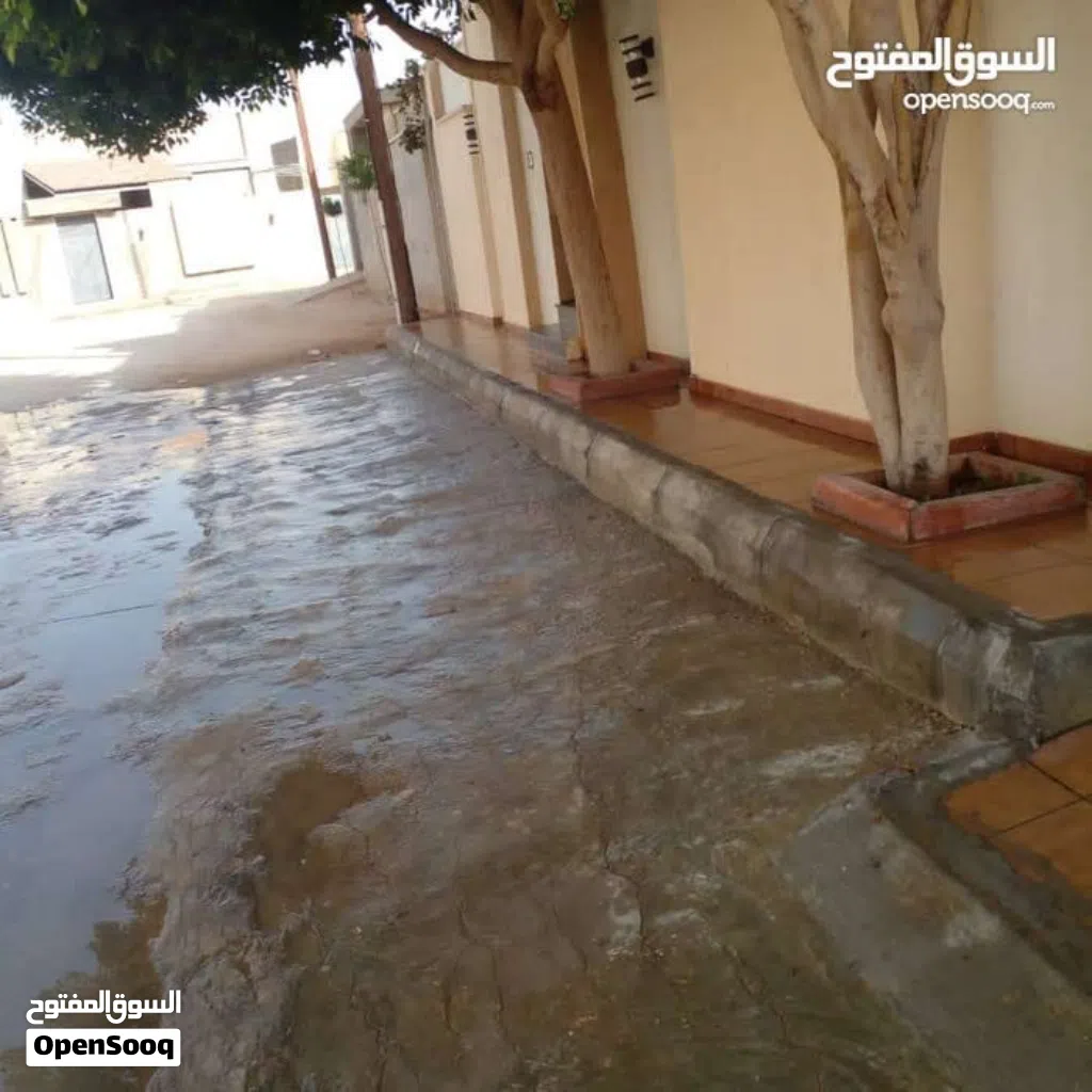 منزل للبيع في خلة الفرجان – الأربع شوارع السويحلي موقع مميز في منطقة حيوية وقريبة من جميع الخد