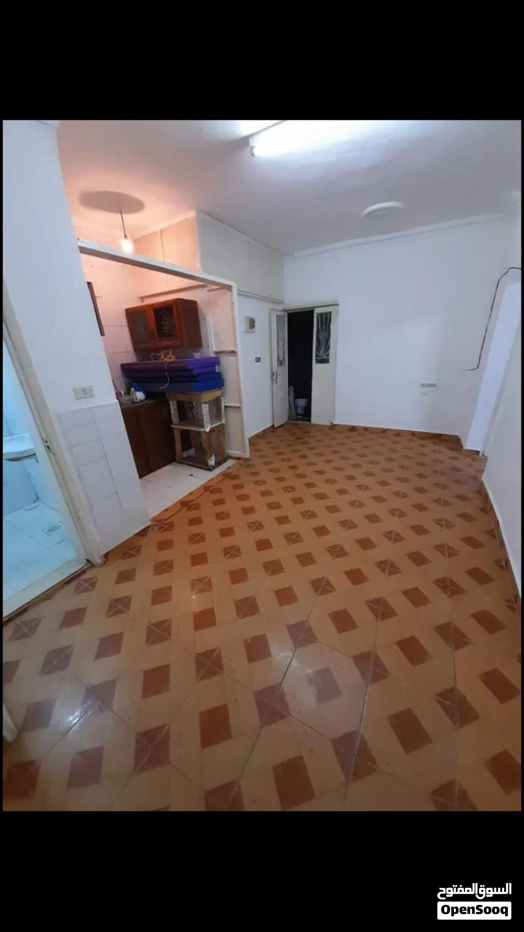 شقه روف صغيره فارغ للايجار