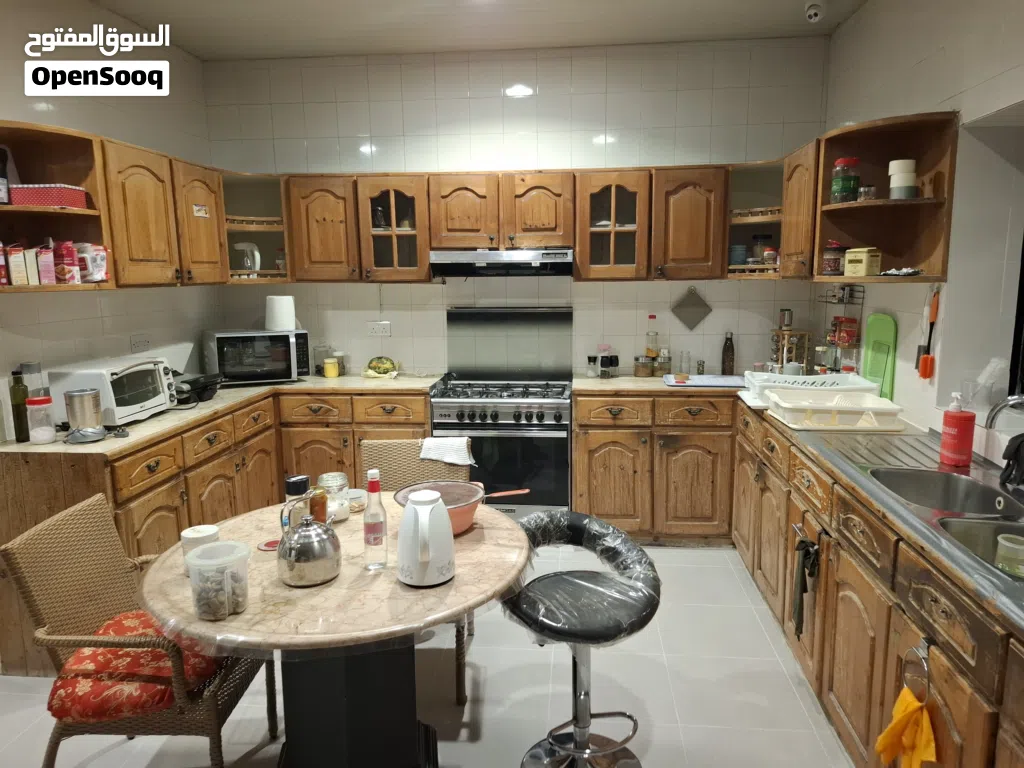 مطبخ خشب طبيعي النوع الممتاز
