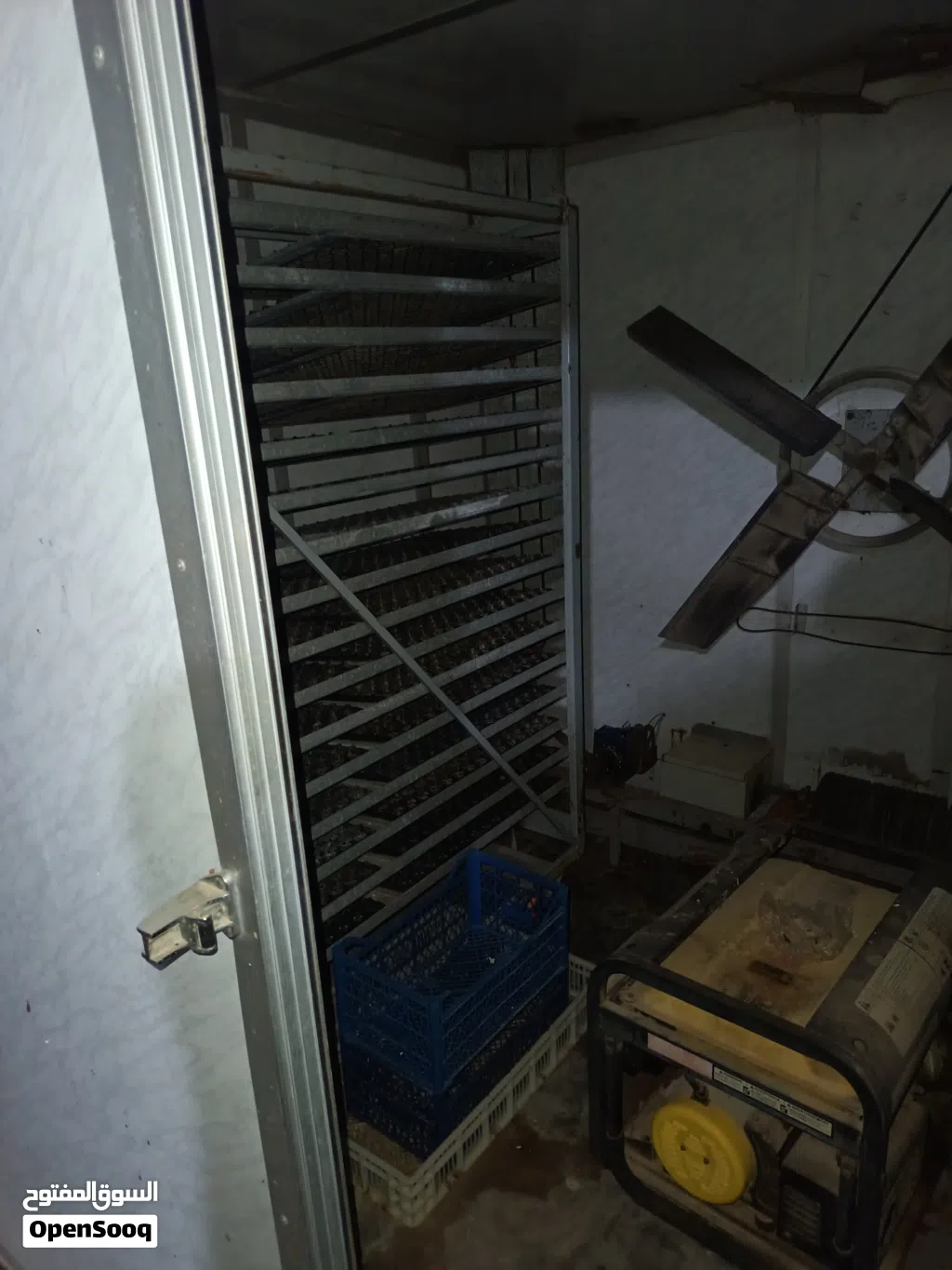 معمل تفريخ التنمية يحمل 19200 دحيه بمحرك اجديد وشنفه اجديده ولوحه اجديده وحوض ميه اجديد