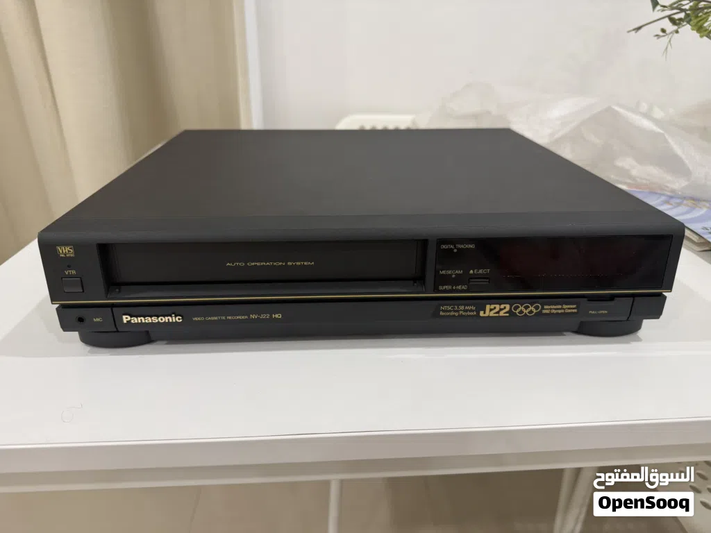 جهاز فيديو باناسونيك كالجديد Panasonic vhs player like new (world wide sponsor 1992 Olympic game)