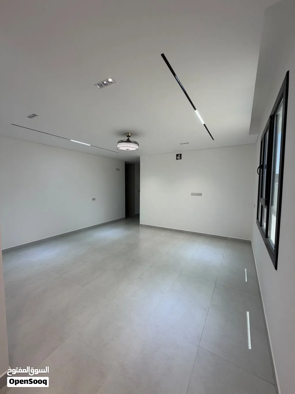 فيلا فاخرة للإيجار - العامرات Upscale Villa for Rent - Al Amerat*