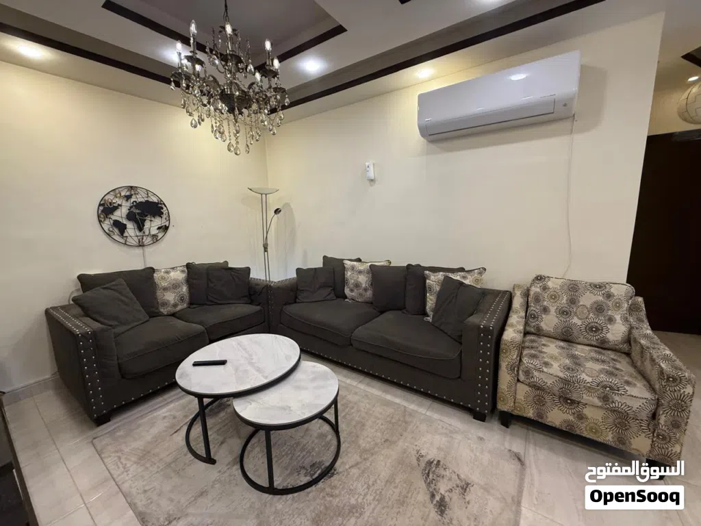 طقم كنبايات بحالة ممتازة للبيع