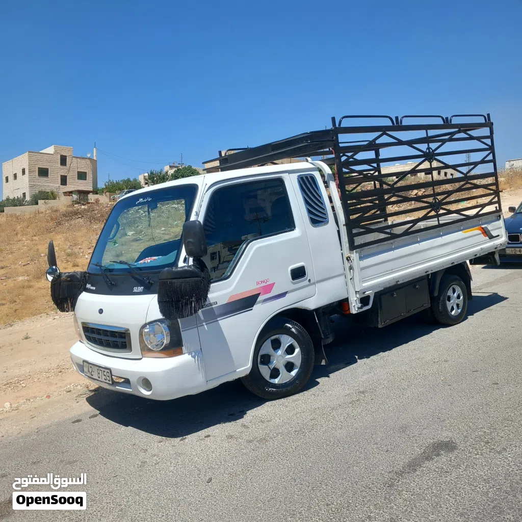 بنجو للبيع موصفتها مكتوبه السعر على تلفون