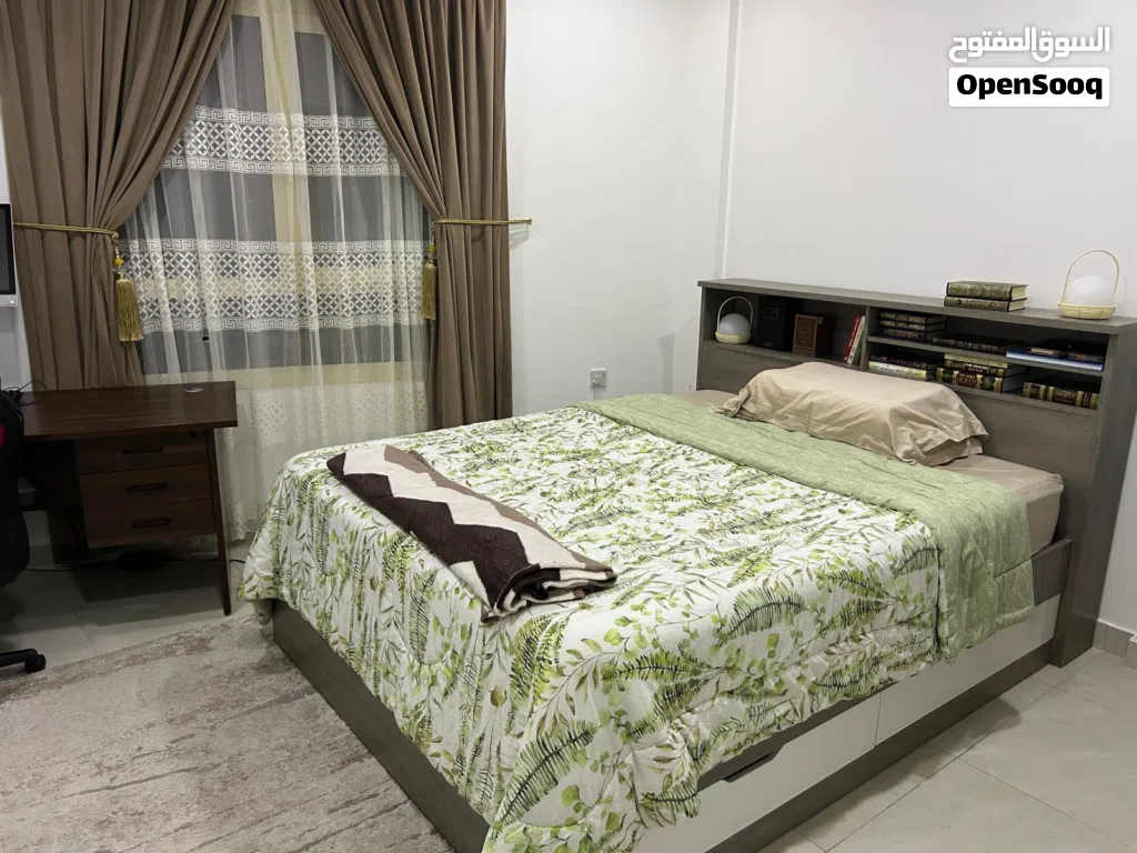 Bed 160x200 like new perfect condition with drawers and mattress