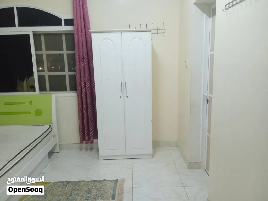 للعمانيين الموظفين فقط شخص غرفة مع دورةمياة خاص شامل ماي كهرب نت