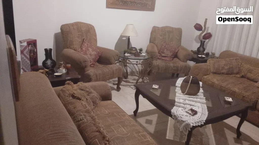 طقم كورنر بحاله ممتازه للبيع بسعر 170 دينار البيع بقصد التبديل