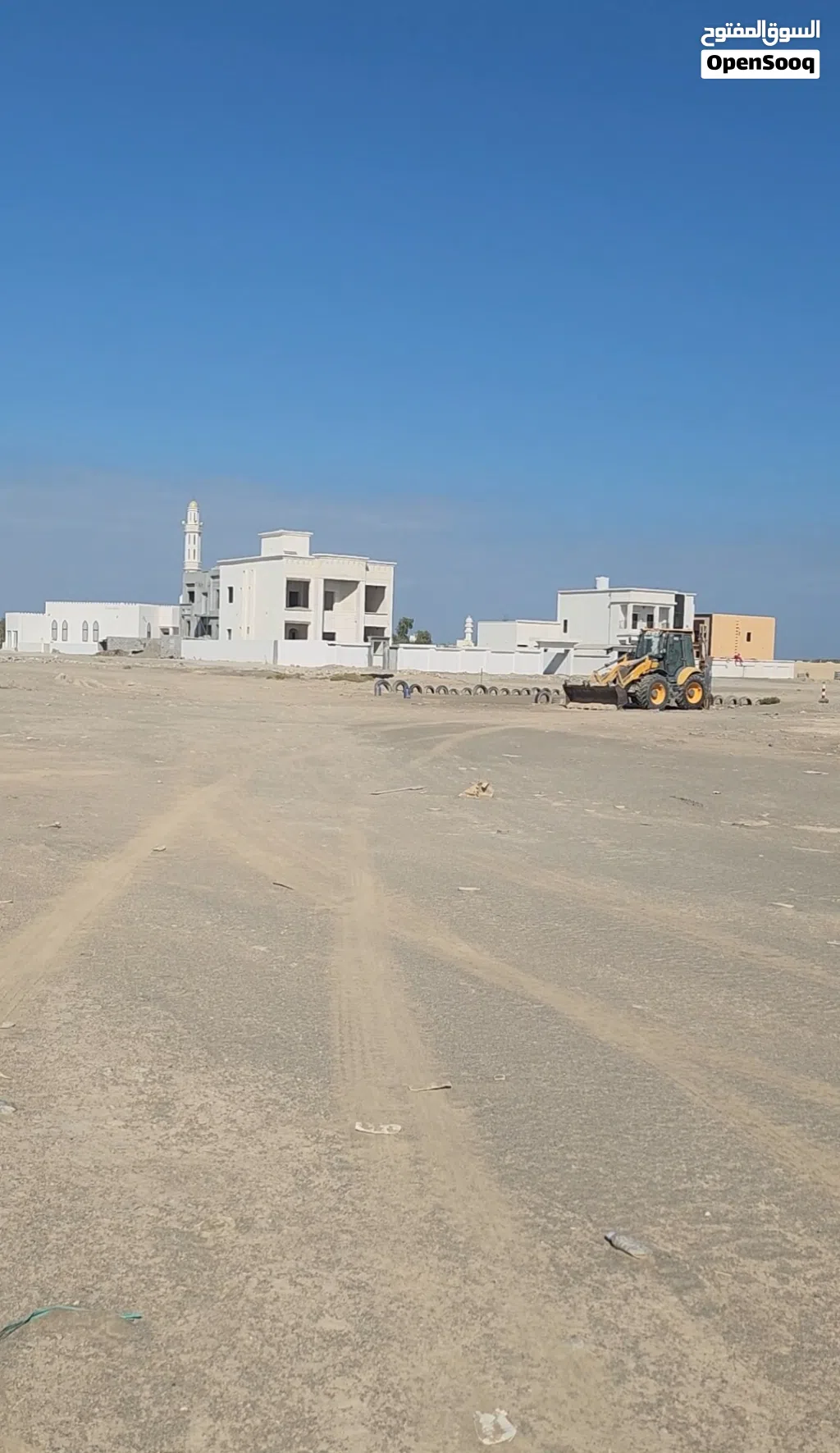 فرصه سكنيه كونر بركاء السوادي اول خط ع الشارع الساحلي