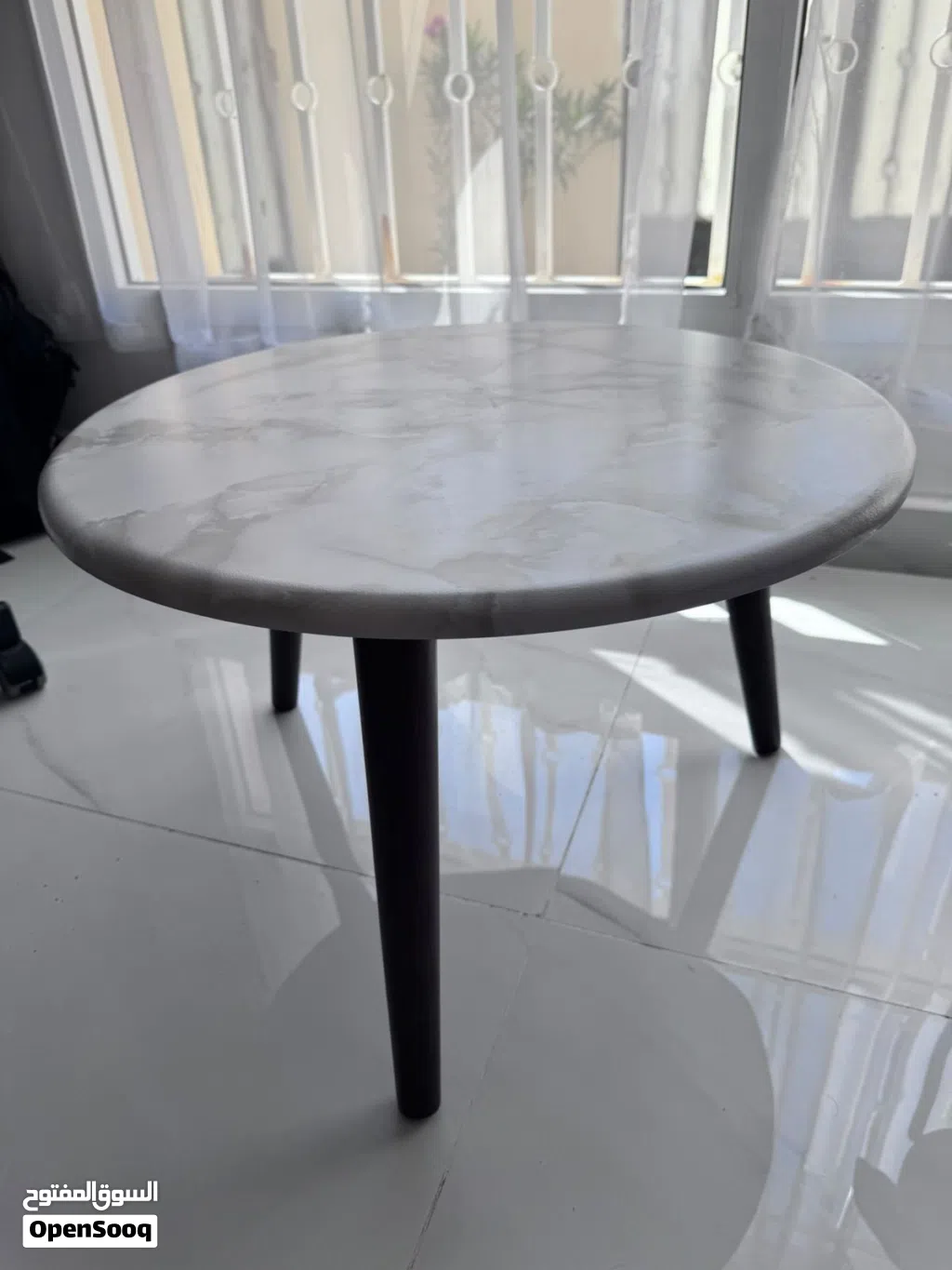Stylish Round Side Table Set