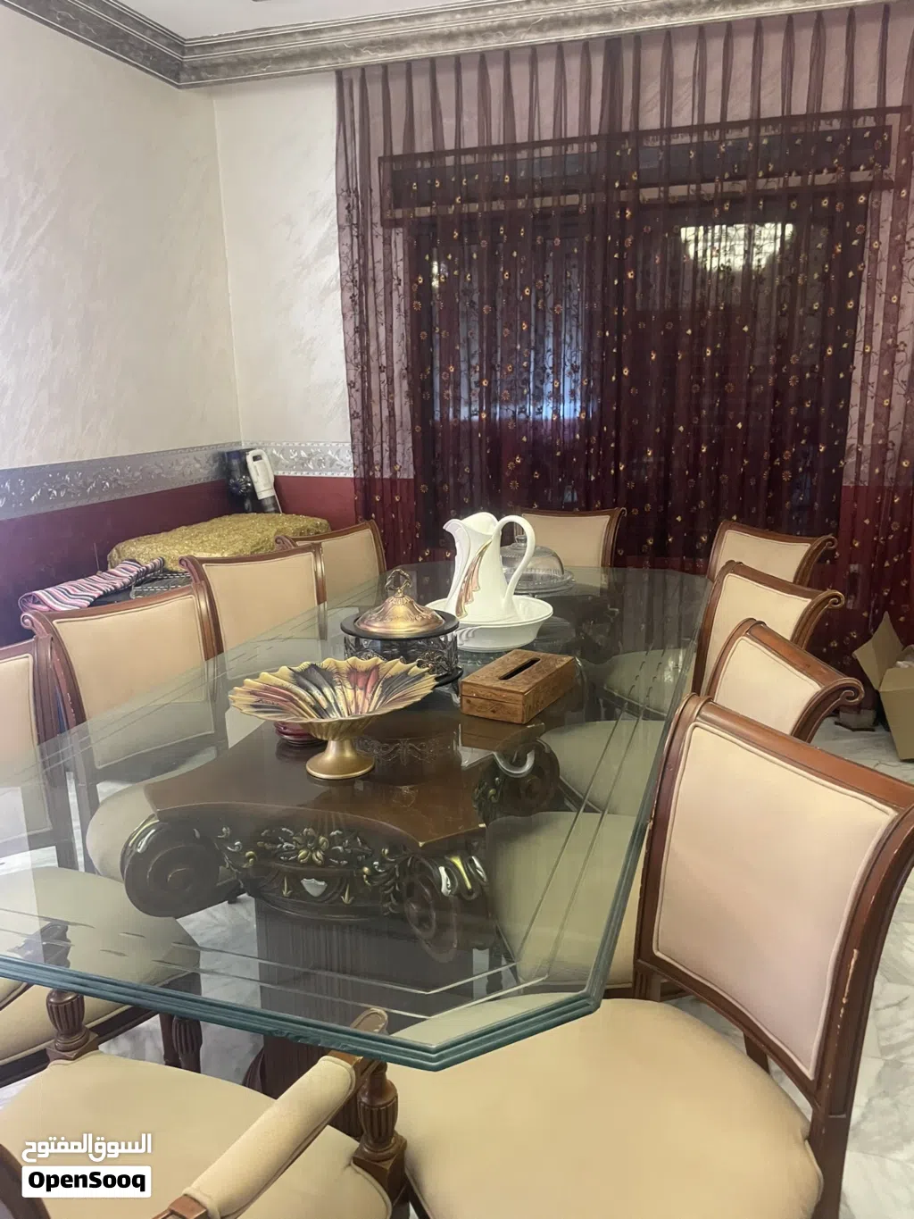 طاولة سفرة 10 مقاعد مع بوفيه وخزانة