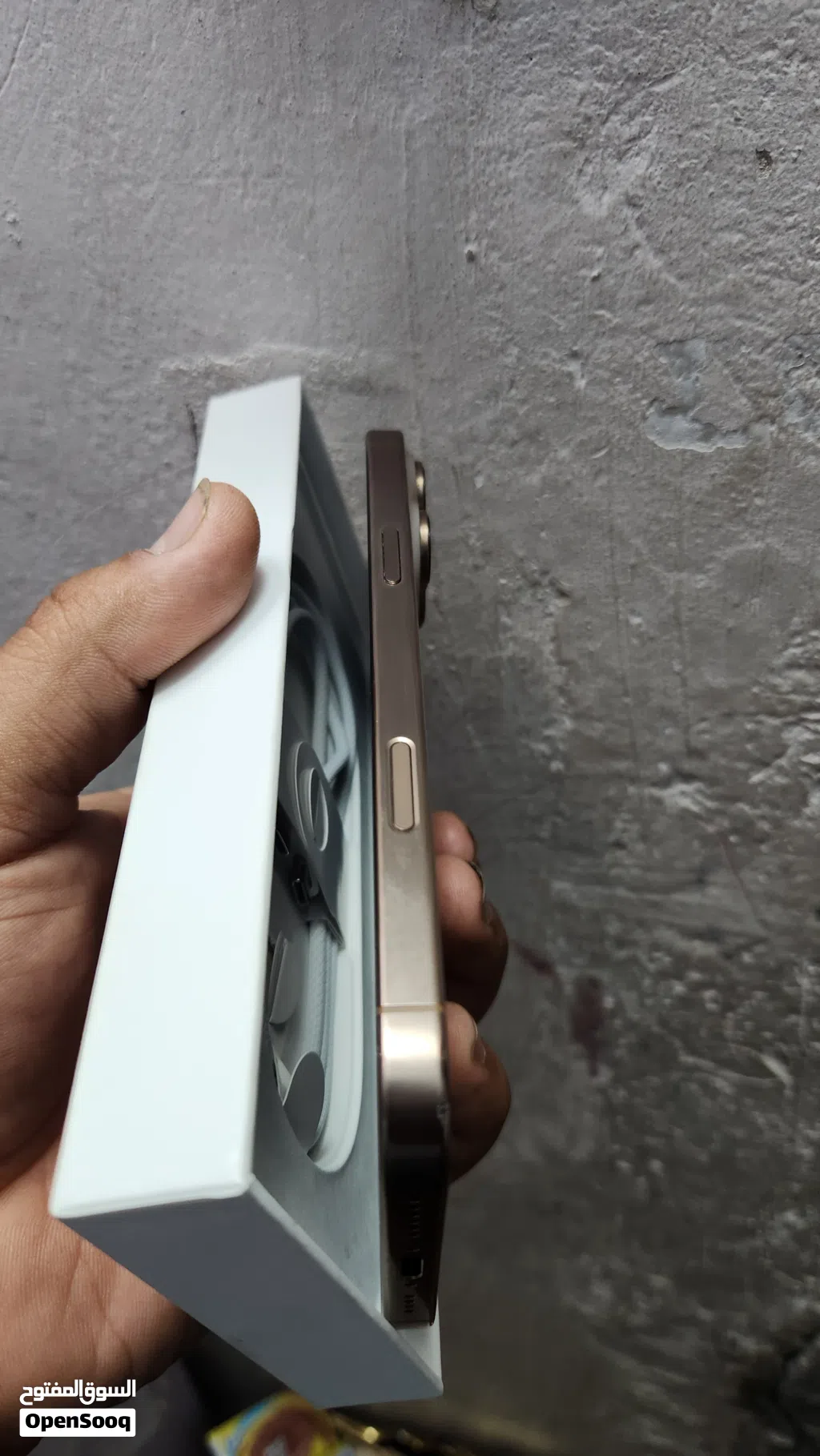 ايفون 16pro max 16 برو ماكس زلغ ما بي جديد لوك نضافه واحد عراق بطاريه 92% نموذج m لون صحراوي