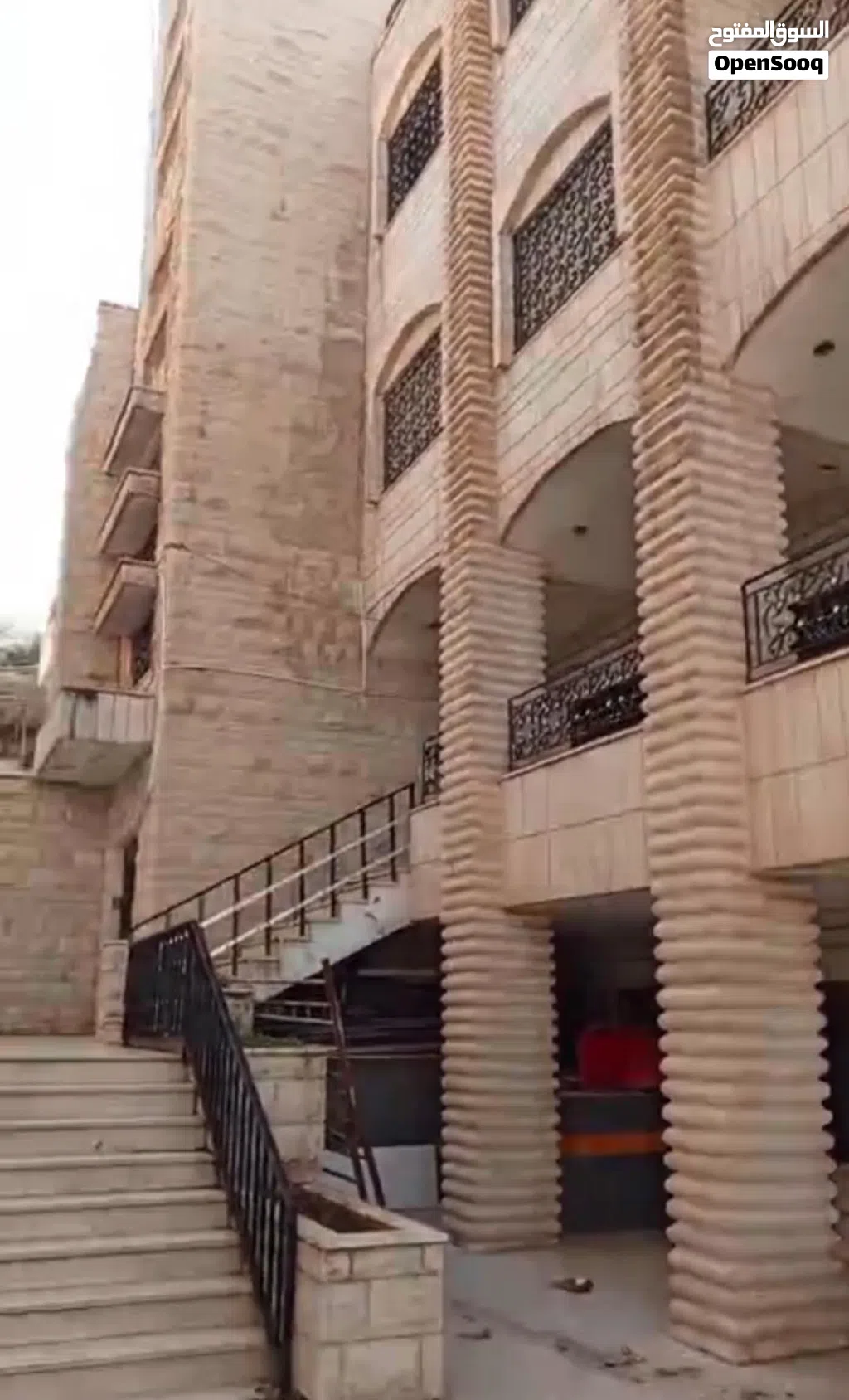 فيلا فاخرة للبيع، الرابية