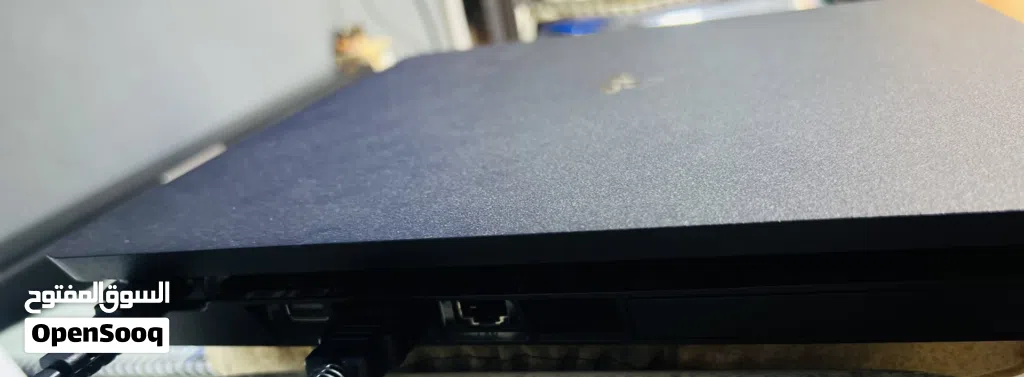 PS4 slim مستعمله للبيع بحاله الوكاله