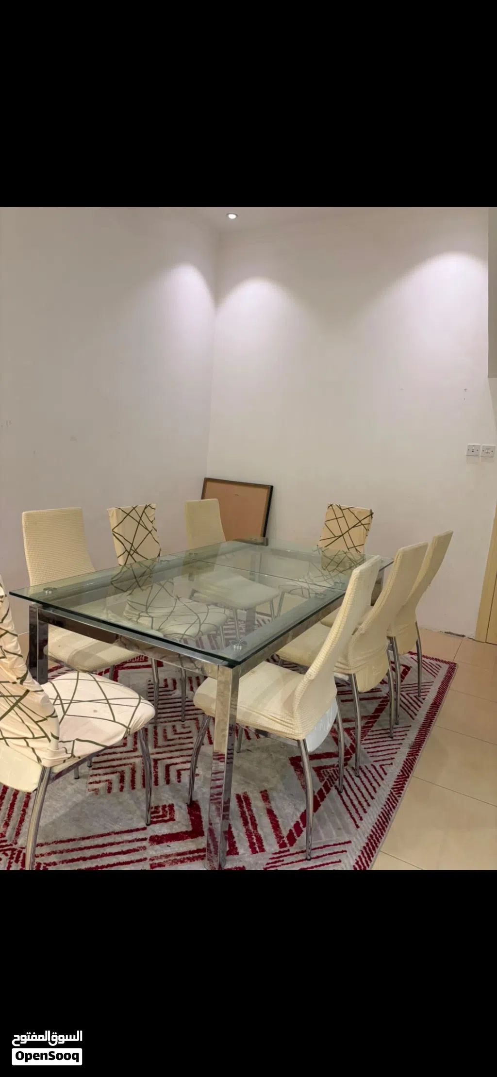 Dinning table with chairs