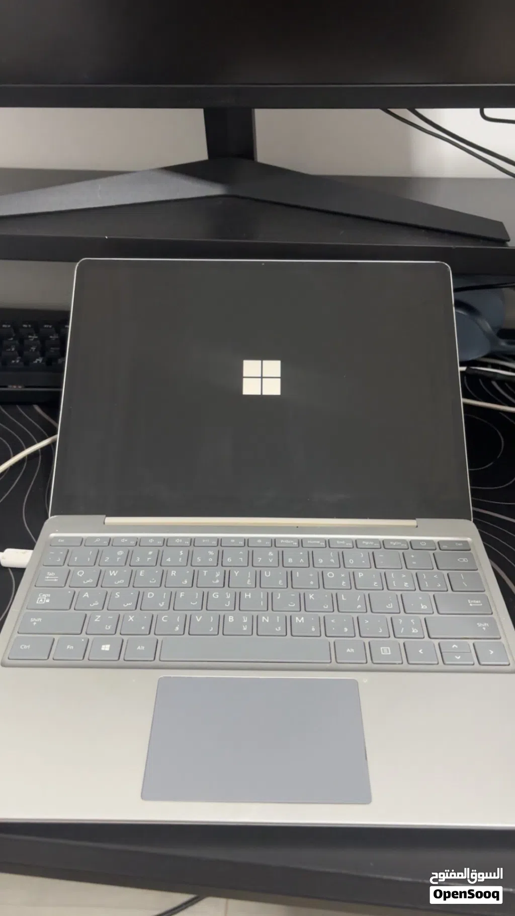 Microsoft surface go قابل للتفاوض