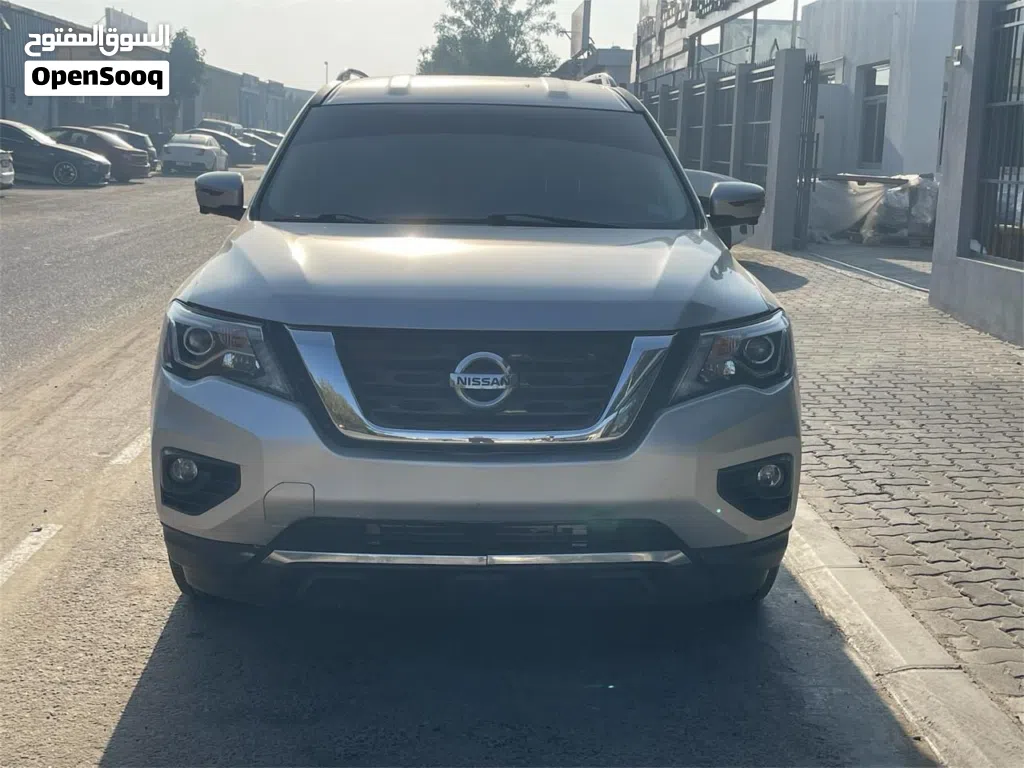 Nissan Pathfinder SV
