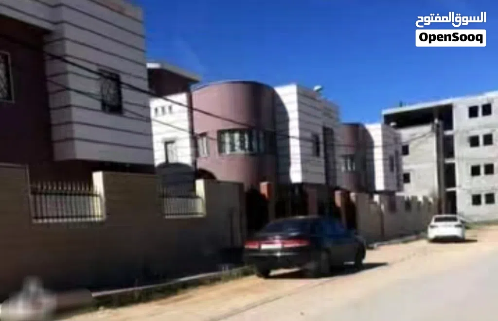 3 فيلات للبيع كل فيلا دورين ارضي و دور اول الموقع طرابلس منطقة السراج شارع الثلاجات