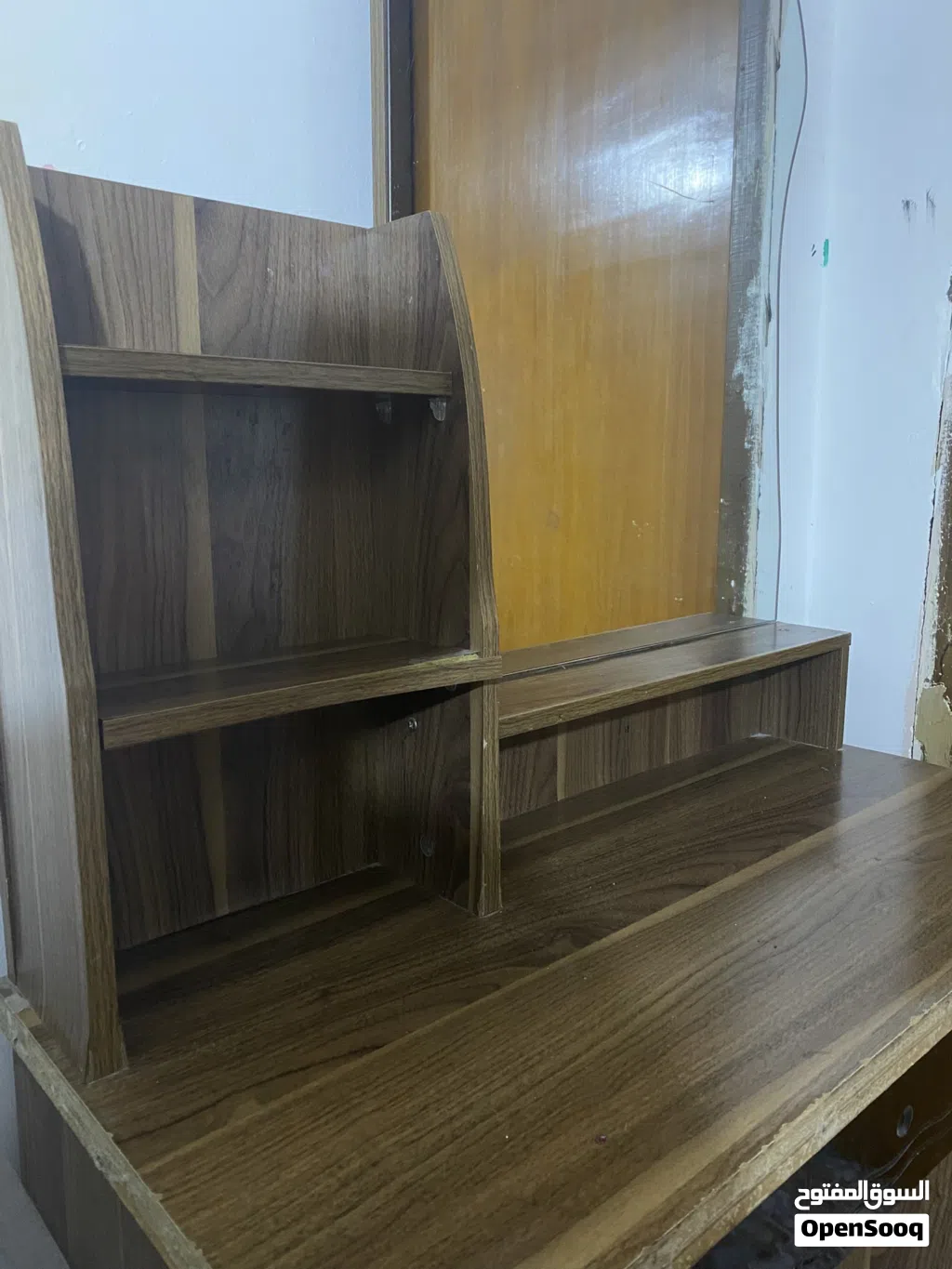 ميز مرايه حجم وسط