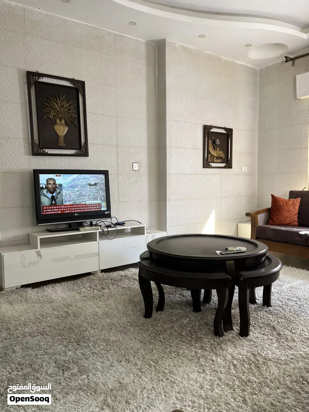 شقة مفروشة للإيجار مجددة بالكامل بديكورات حديثة