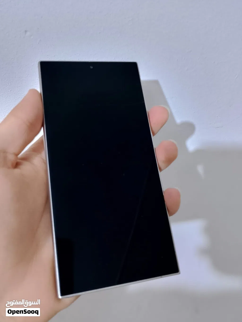 موبايل S24الترا للبيع بي فطر بالشاشه