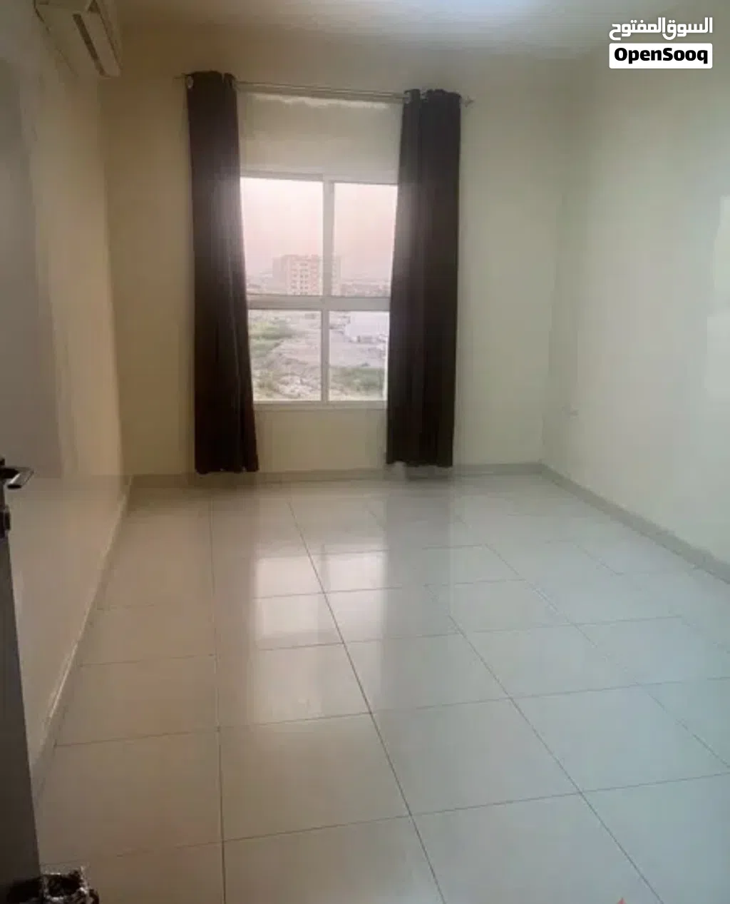 مطلوب (موظفه )للمشاركه في سكن في العامرات مريح ونظيف