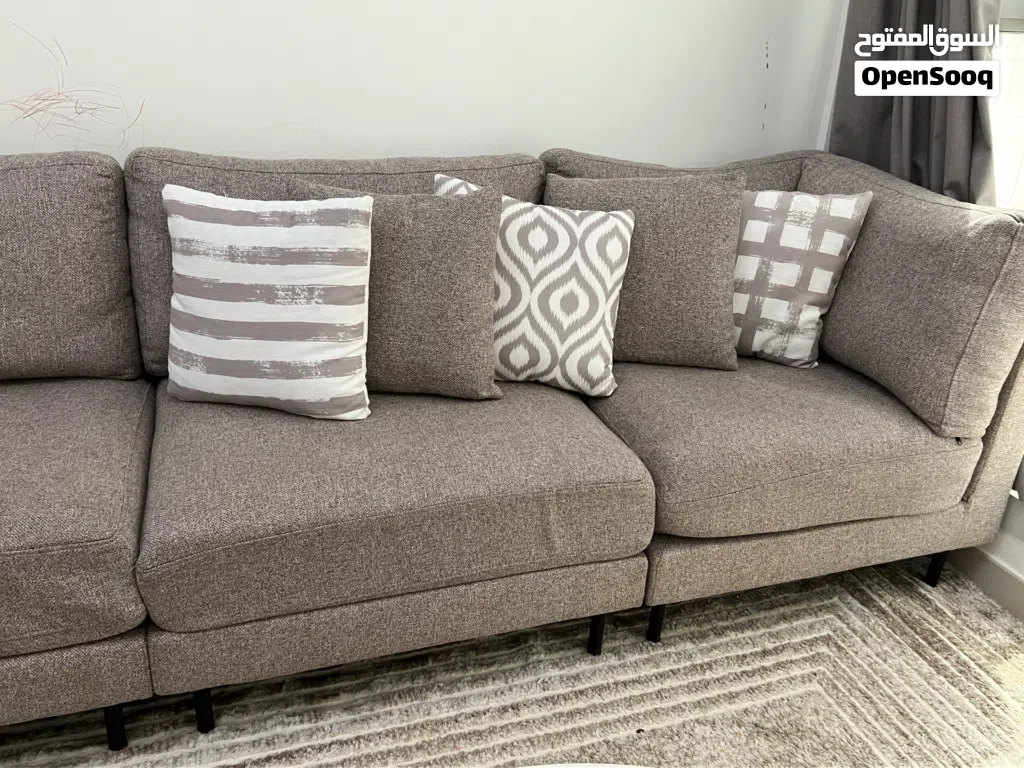 للبيع – طقم كنب وطاولات For Sale – Living Room & Tabels