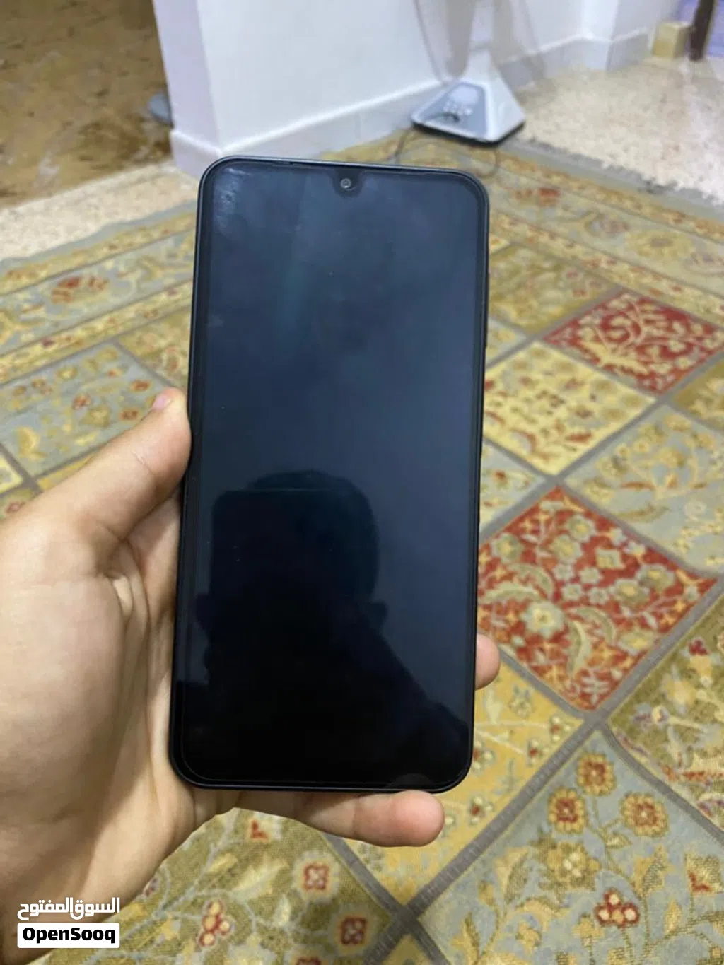 سلام عليكم A17 جديد للبيع سعر 1200قبل النقاش تلفون جديد قاعد للبيع او تبديل بي آيفون أو نزيد فرق