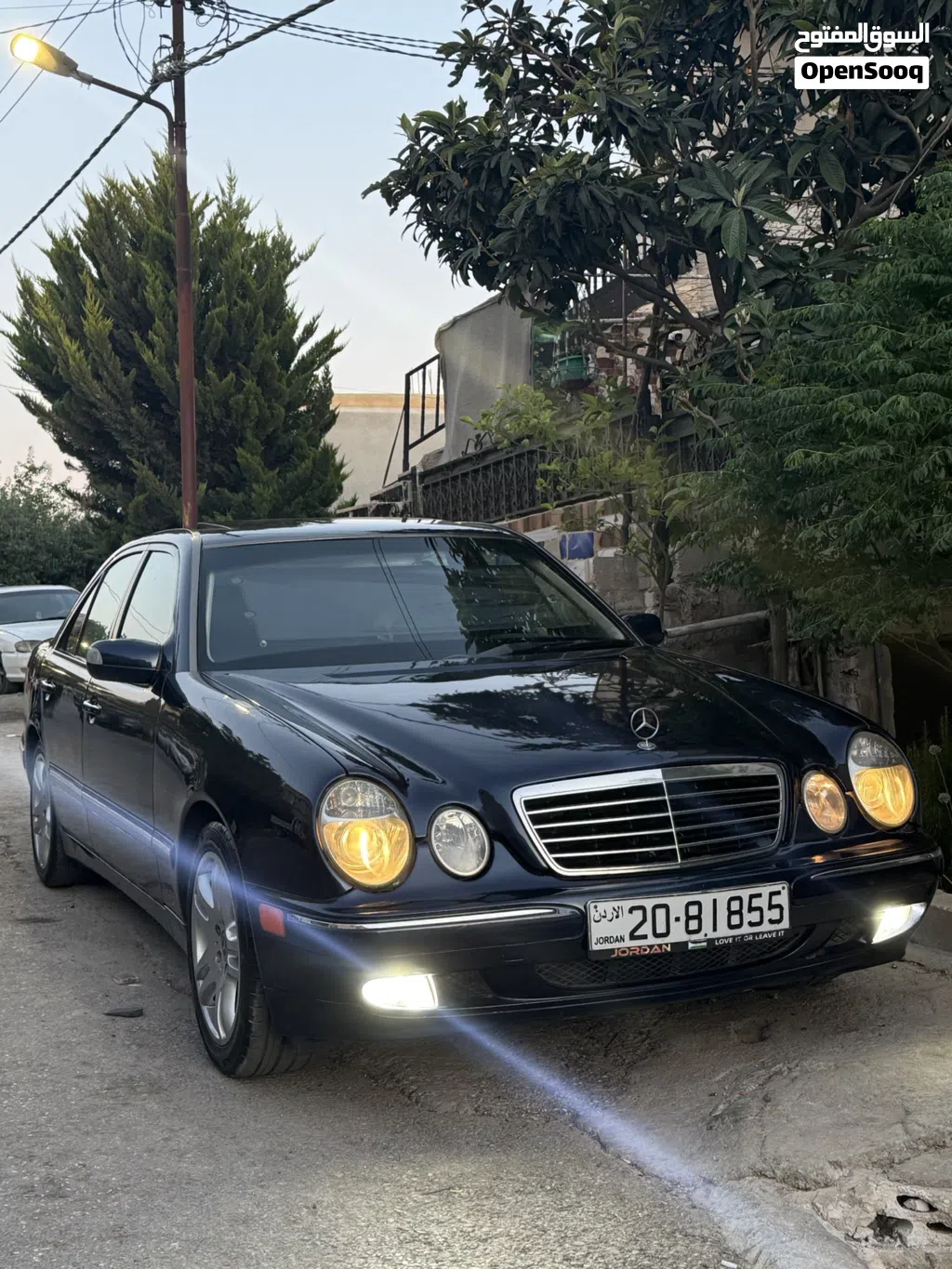 مرسيدس بنز الفئة-E E 200