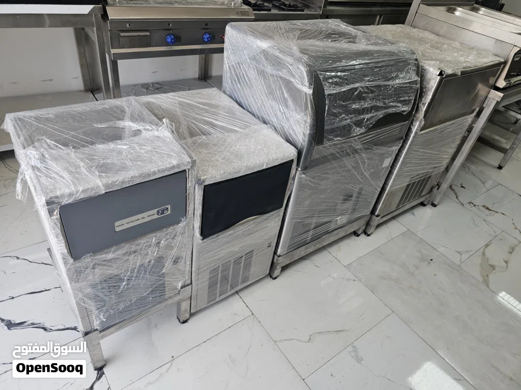متوفر ماكينات ثلج مستعمل Ice cube machine used available