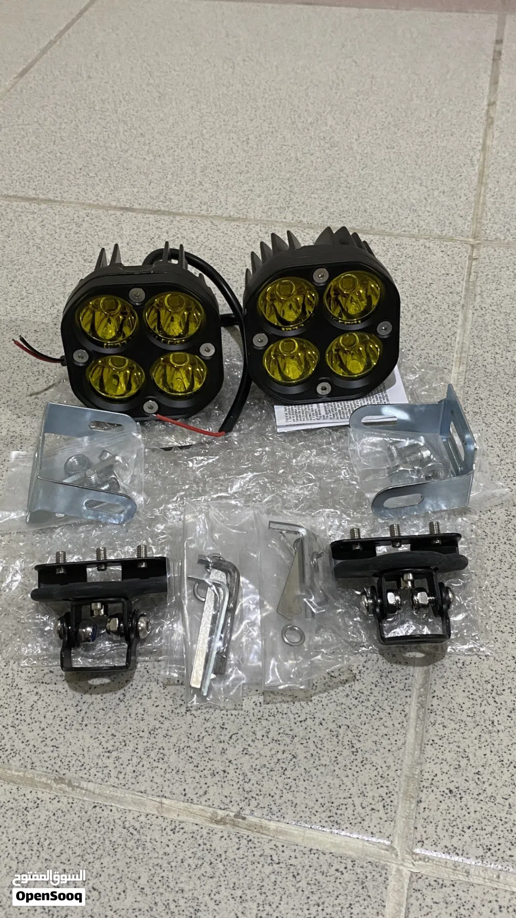 كشافات LED كاسر للضباب مع القواعد للتثبيت!