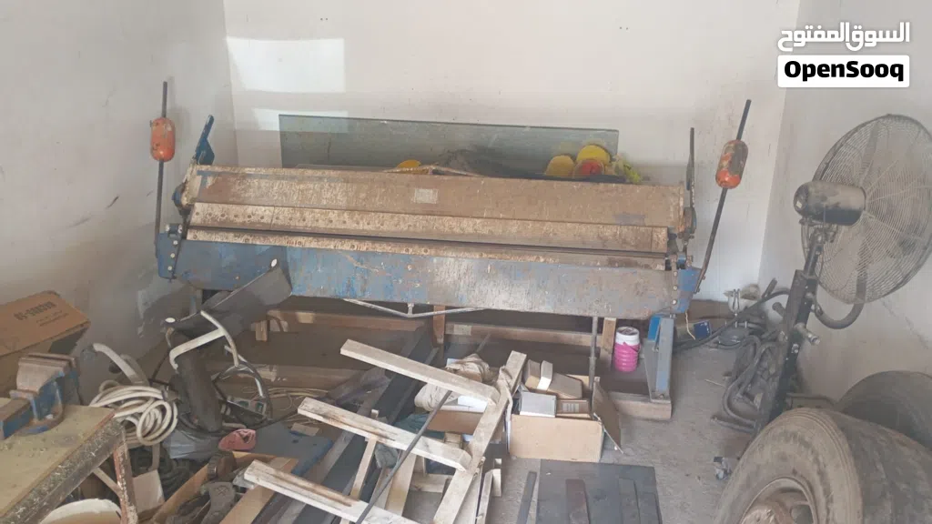 Ducting machine