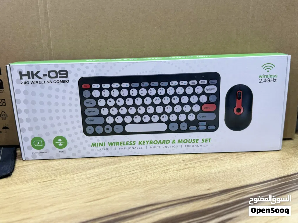 هذه مجموعة لوحة مفاتيح وماوس لاسلكية طراز HK-09