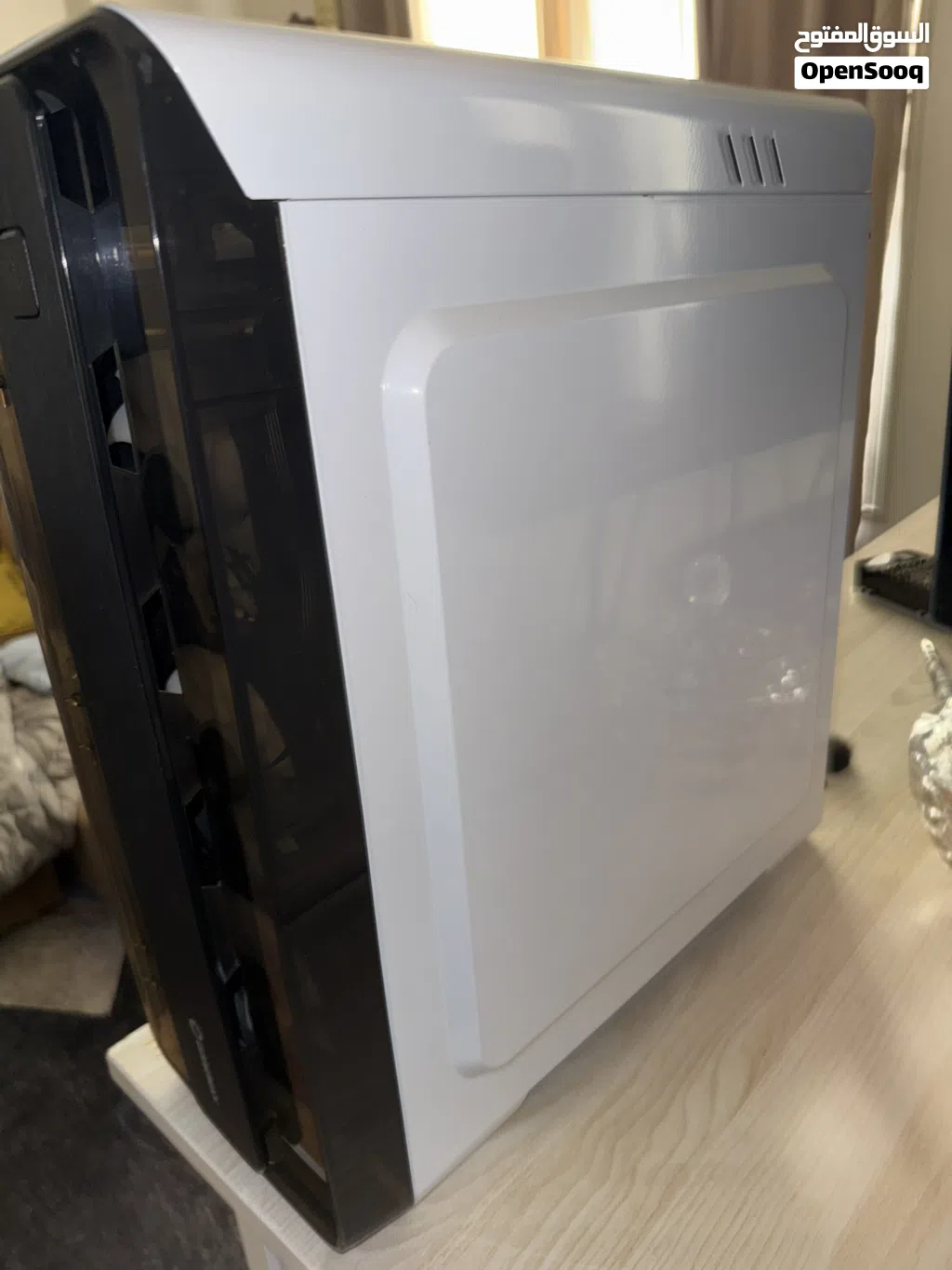 Pc case comes with 4 fans (cleaned)