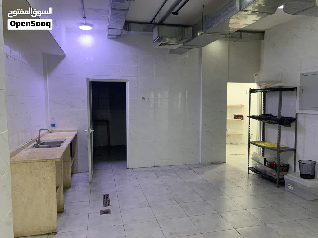 مستودع (تسوية) 90م2 للإيجار بجانب مطعم المهندس/العقبة