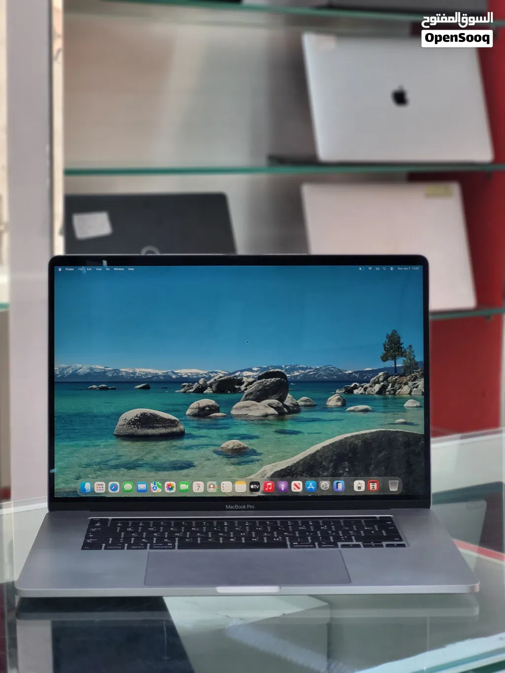 Apple 2019 i7 Processor 32gb Ram ddr4 500gb Ssd Touch bar Touch id 16inch Retina Display Charger bag