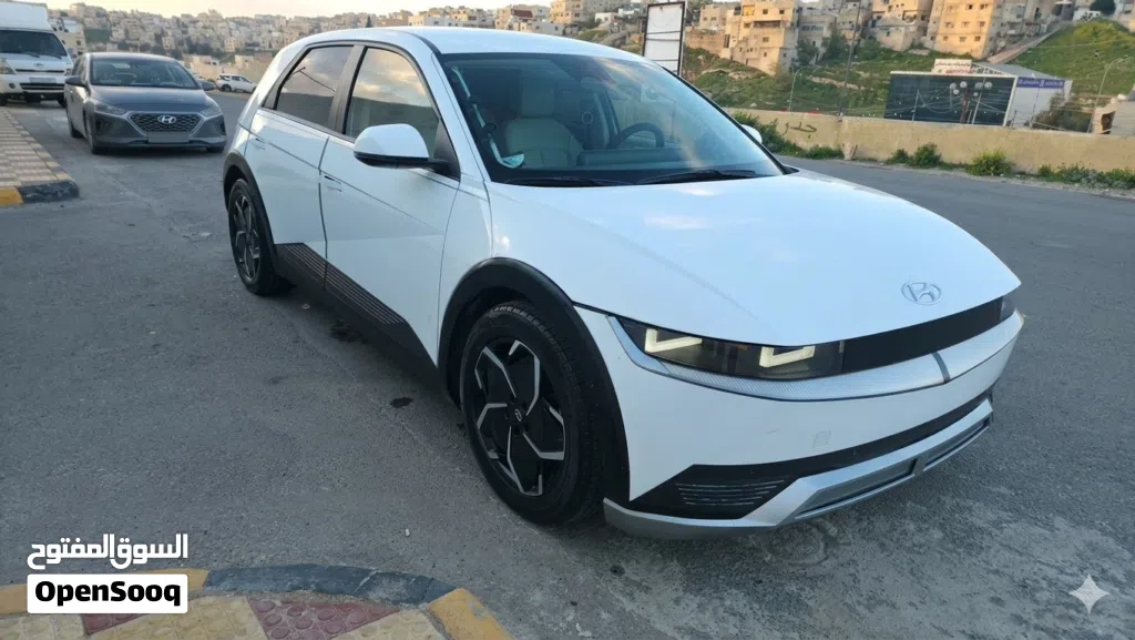 هيونداي ايونيك 5