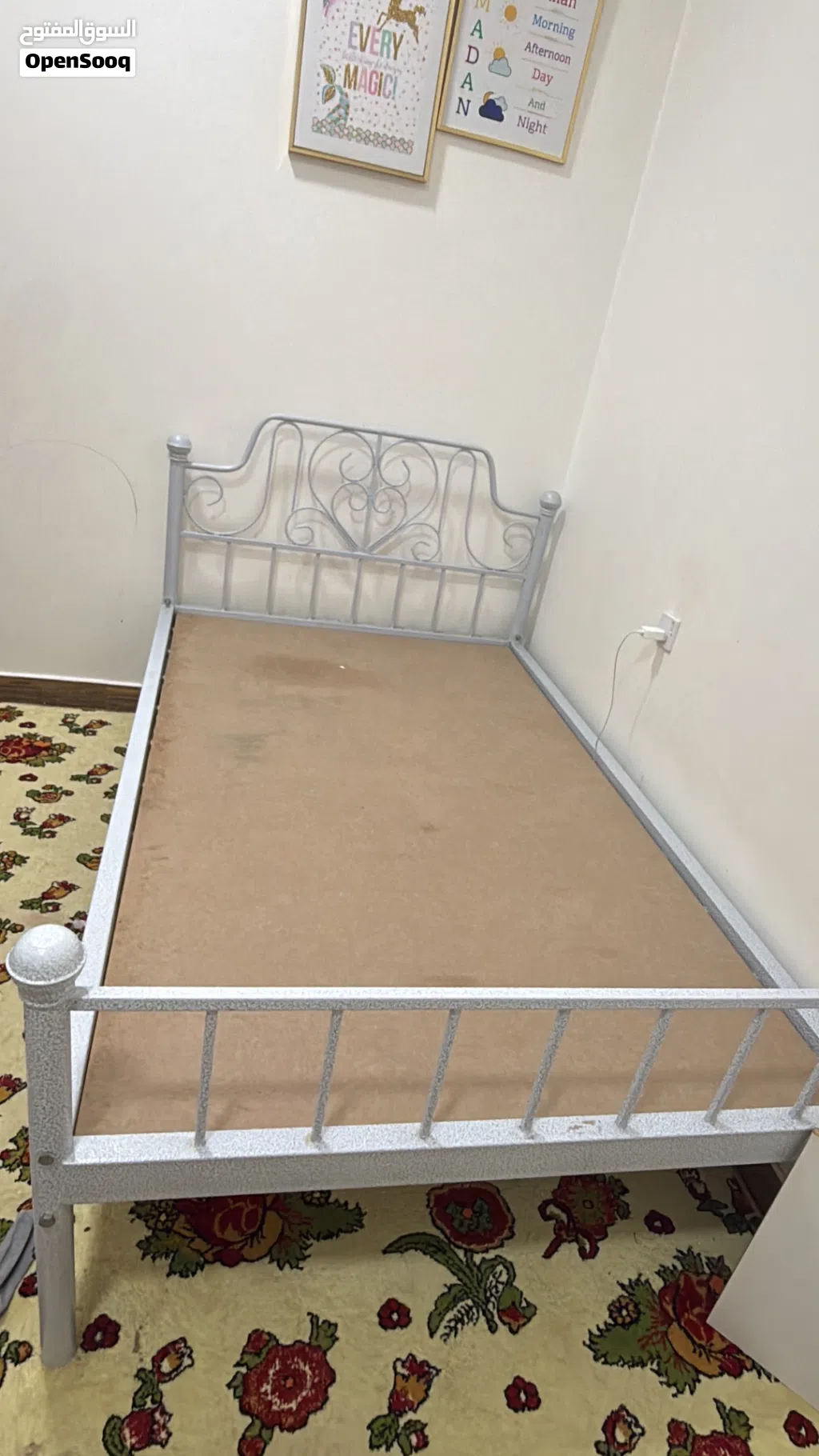 للبيع سرير حديد بحاله ممتازه