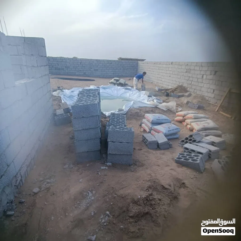 بيت مع حوش غير مسقوف 2 غرف 1 مطبخ 1 حمام 1 صاله 1 حوش كبير مع مدخل سياره ومدخل عادي
