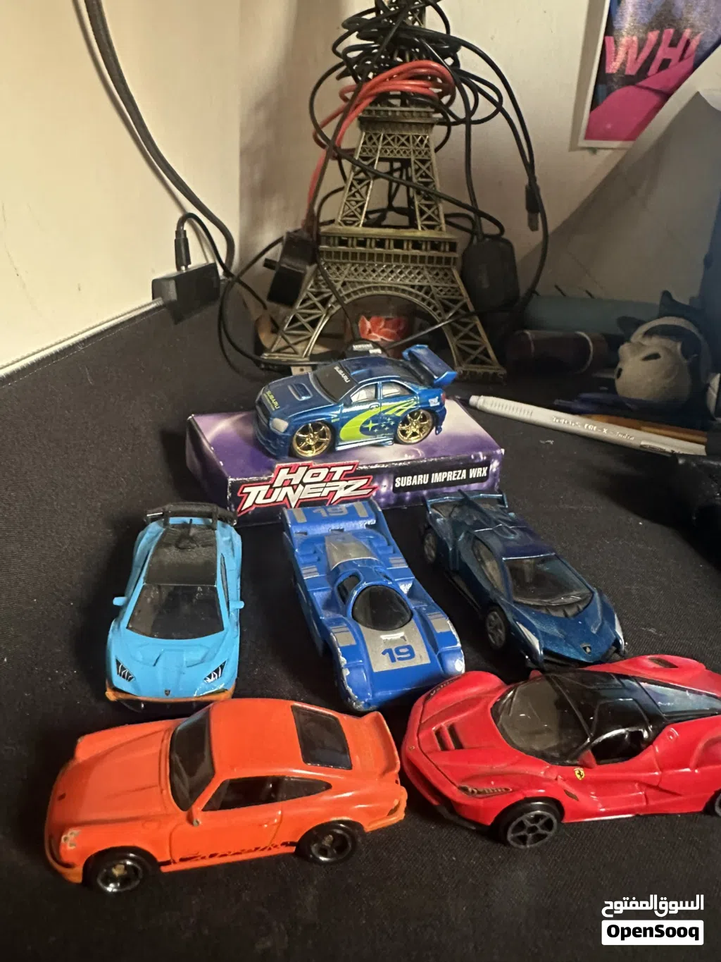 Mini cars only 2 are hotwheels
