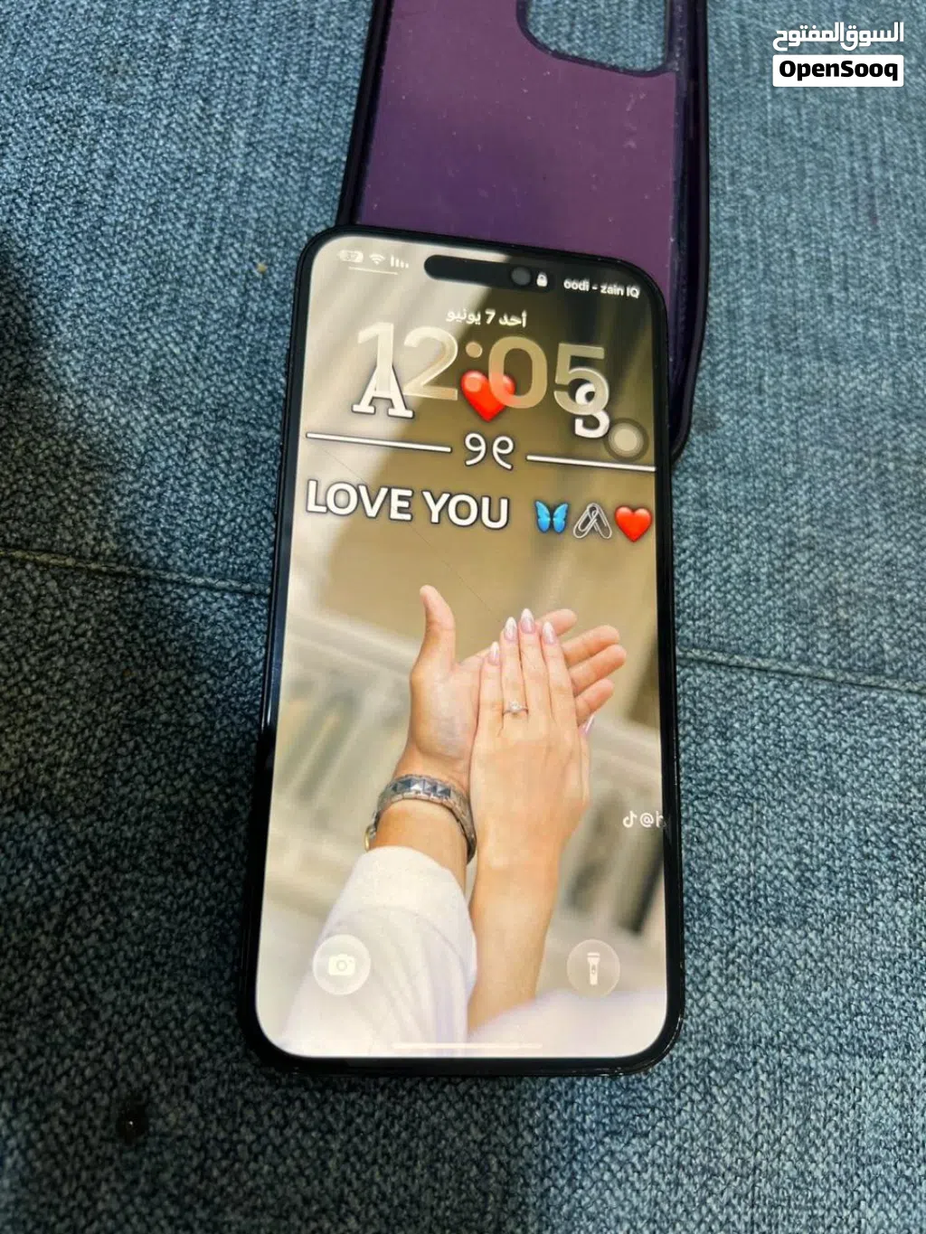 ايفون للبيع سعره 750