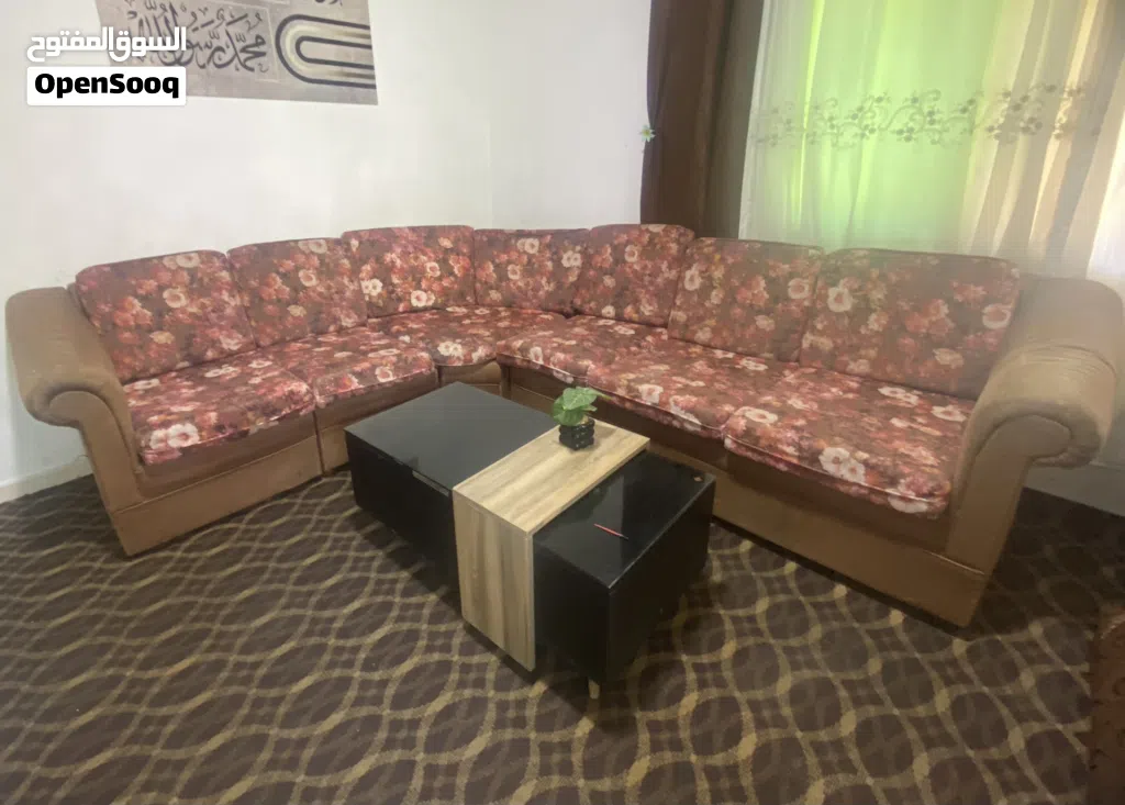 كورنر وطاولة وسط