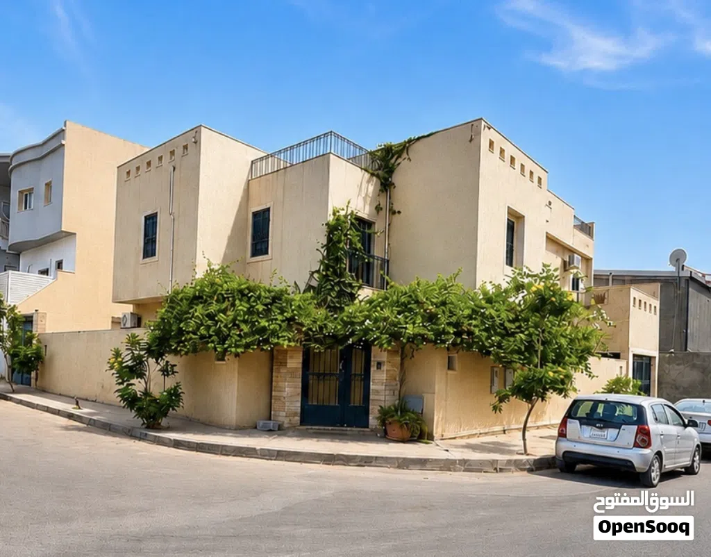 فيلا تجارية دورين وملحق للإيجار في النوفليين – واجهتين على شارع معبّد - مسقوف 597 م2
